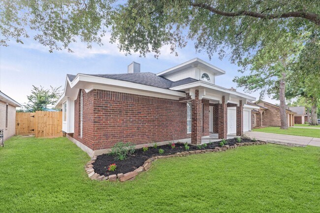 Foto del edificio - 17527 Hamilwood Dr