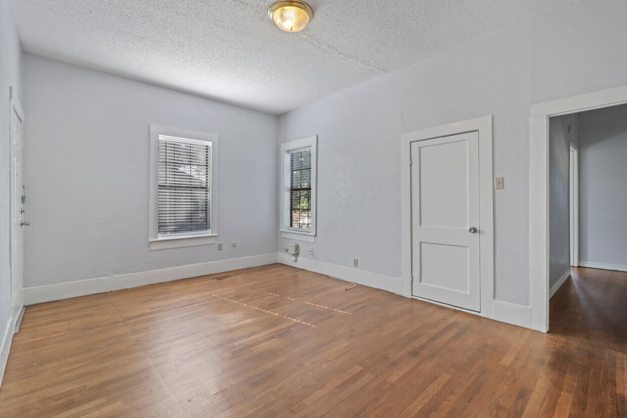 Foto principal - 516 Mill St