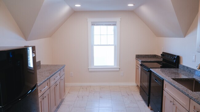 Kitchen - 22 Villa Ave