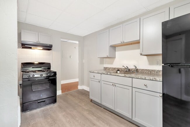 Building Photo - 71 Almont St