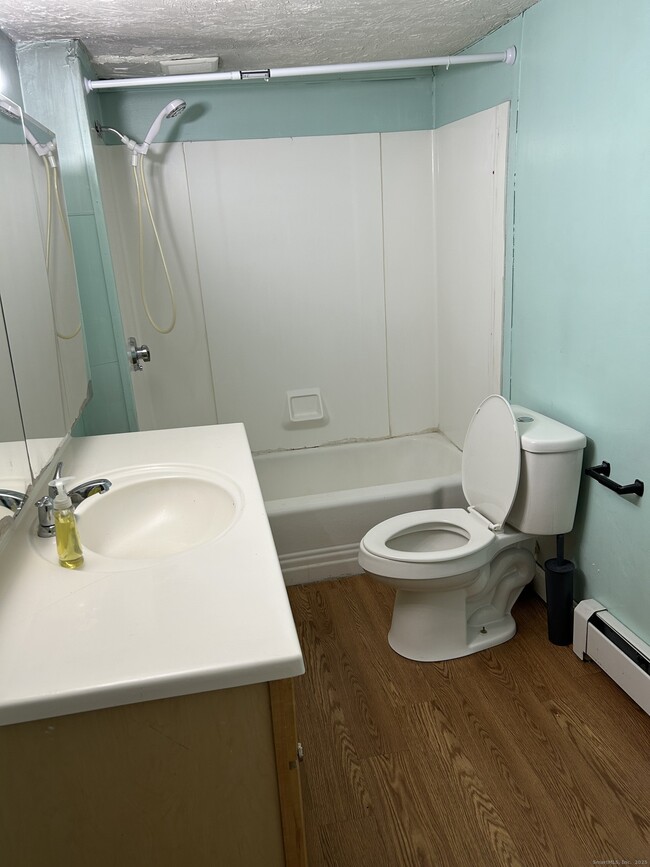 Building Photo - 70 Walnut St