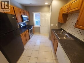 Building Photo - 679 Piche St