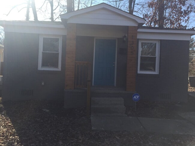 Building Photo - Updated 2 Bedroom Home Near NoDa & Camp North End in Druid Hills