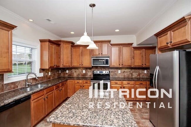 Foto del edificio - 1344 St Ives Ct