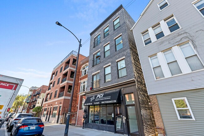 Foto del edificio - 1636 N Western Ave