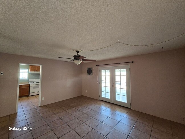 Building Photo - Welcome to your 3 bedroom 1.5 bath home Available Now!