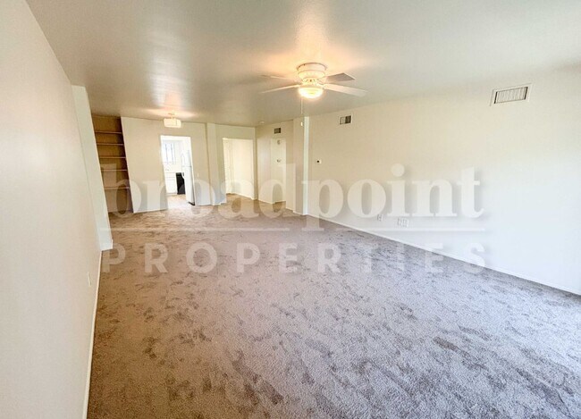Foto del edificio - 12154 Rancho Bernardo Rd