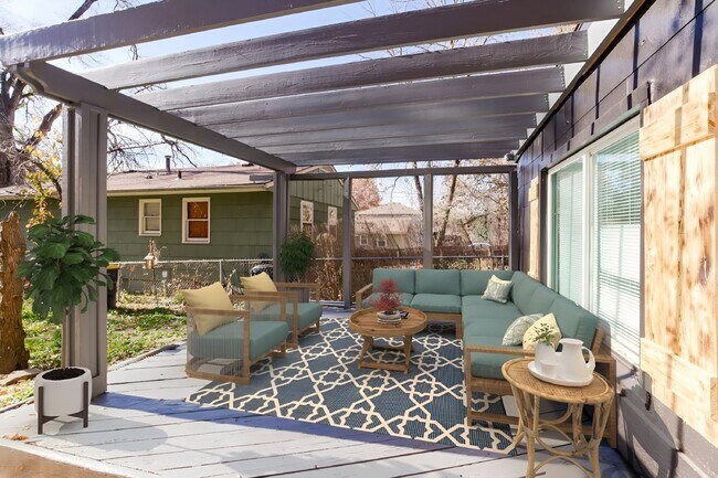 Building Photo - WALDO GEM 3-Bed plus Bonus - gorgeous fron...
