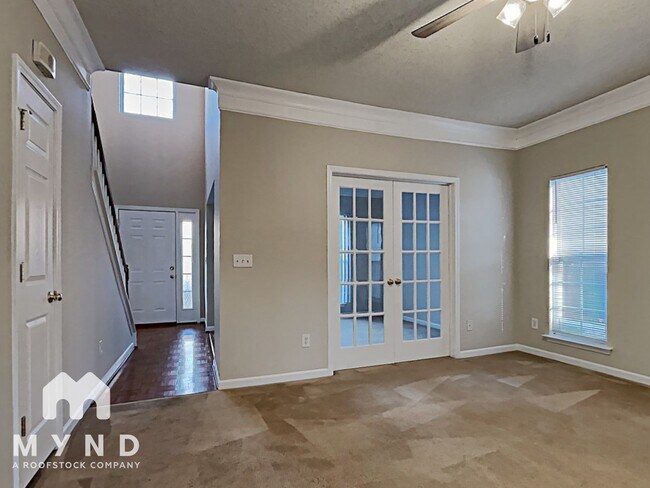 Foto del edificio - 15247 Leslie Brooke Rd