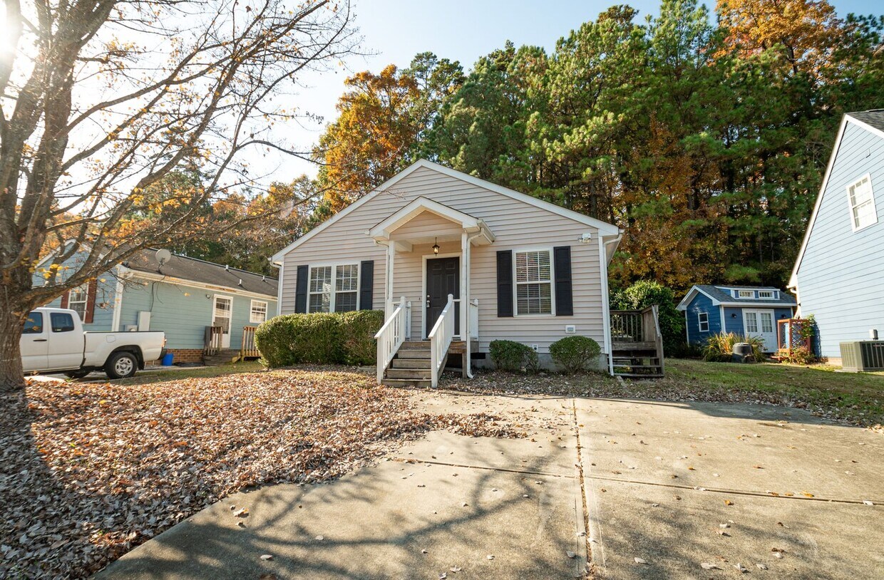 Comfortable 3 Bedroom / 2 Bath One - Level... - Comfortable 3 Bedroom / 2 Bath One - Level...