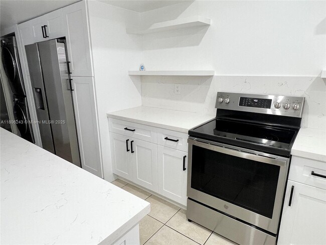 Building Photo - 6241 SW 138th Ct