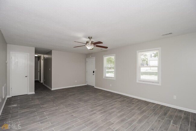 Building Photo - 2704 Aruba Dr