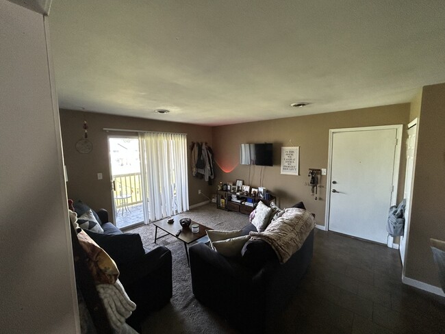 Foto del edificio - 2275 N Cable Rd