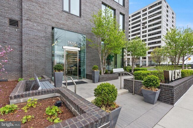 Foto del edificio - 1650 Silver Hill Dr
