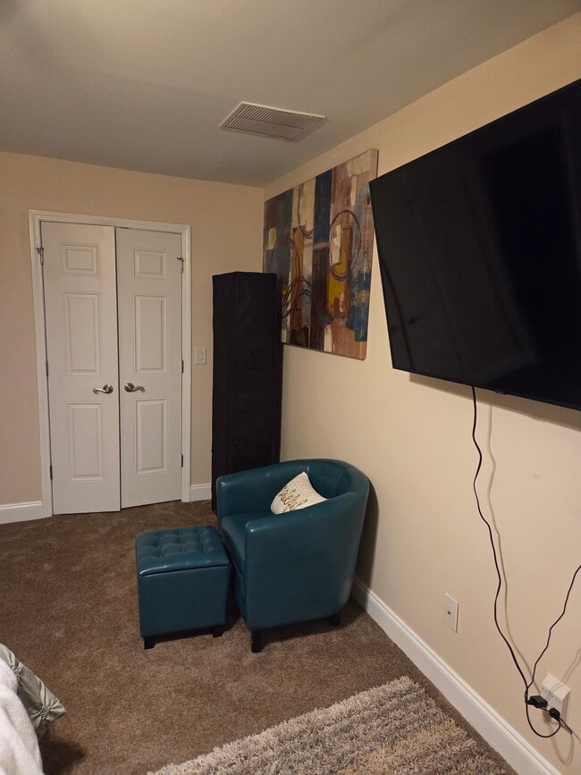 Building Photo - 125 Cottage Club Dr