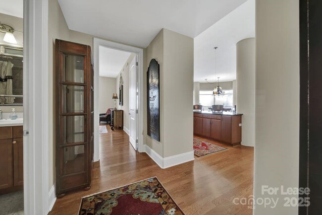 Foto del edificio - 4620 Piedmont Row Dr