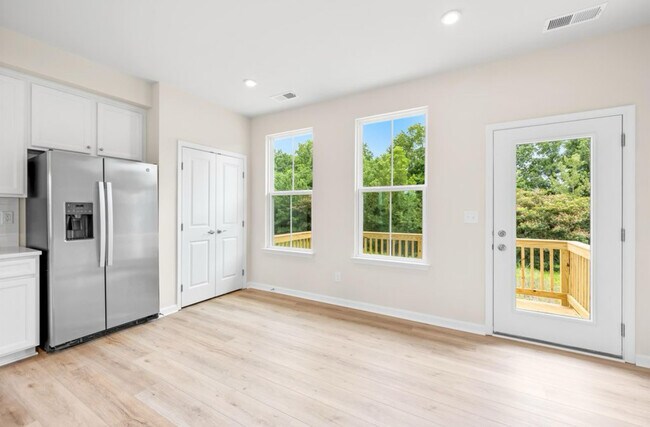 Foto del edificio - Room in Townhome on Beeler Ln
