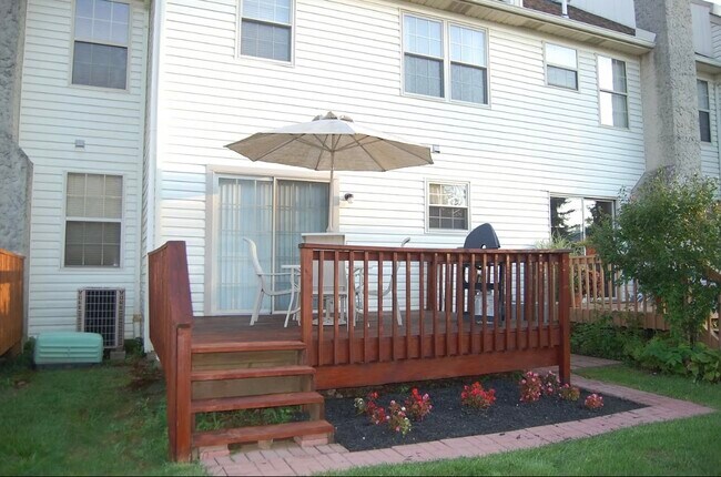 Building Photo - 158 Jefferson Ct