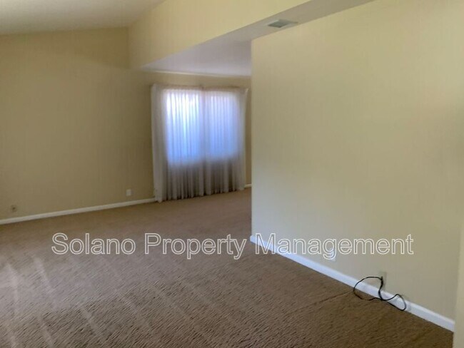 Building Photo - 236 Cheyenne Dr