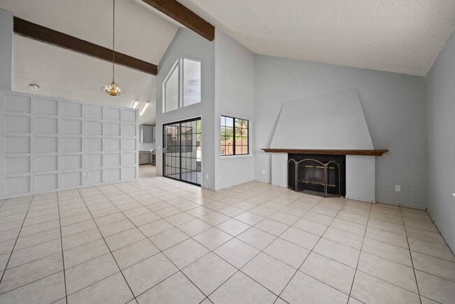 Building Photo - 5135 Pacifica Ave