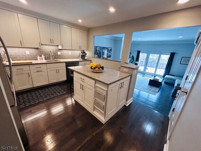 Foto del edificio - 75 Derby Ct