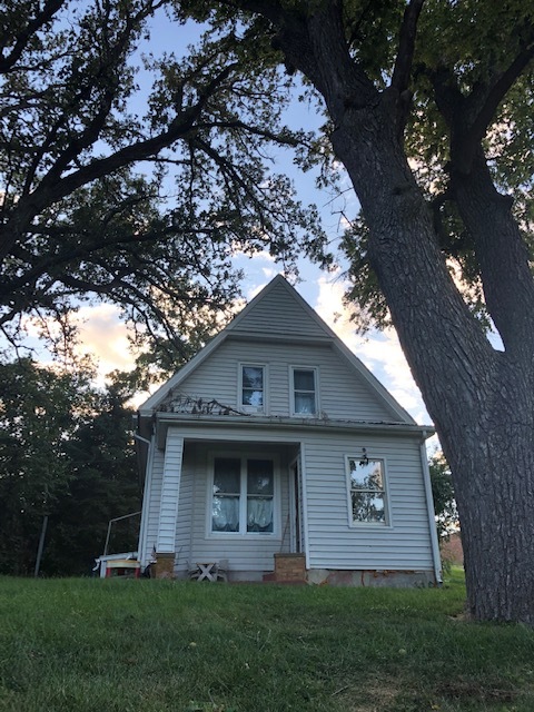 Primary Photo - 202 Grove St