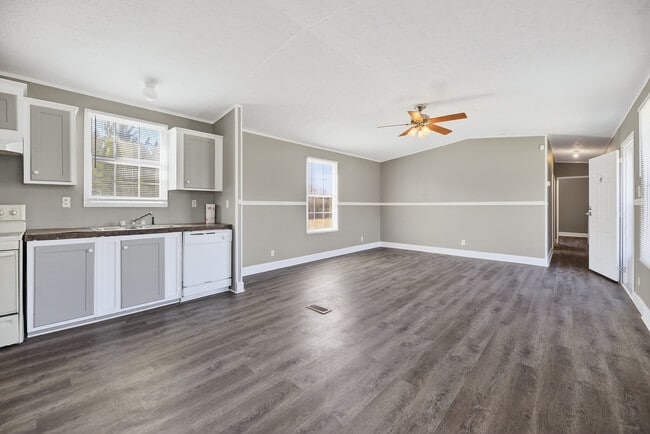 Building Photo - 2382 Bass Dr