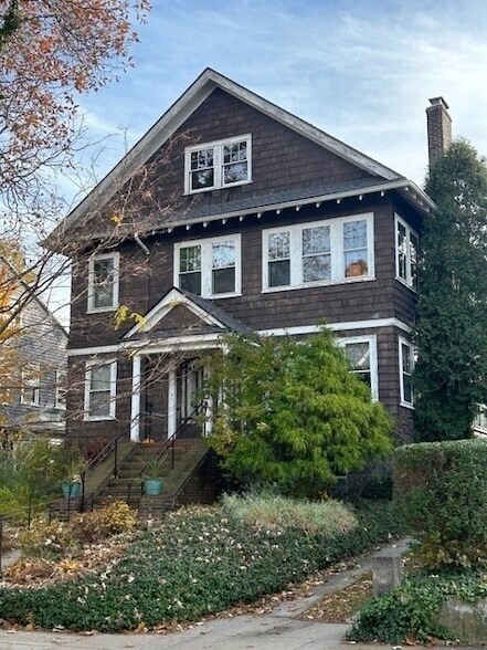 Foto del edificio - 69 Melville Ave