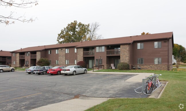 Maple Tree Village Apartments Charlotte Mi Apartments Com