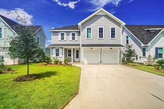 Building Photo - 22 Roundwood Dr
