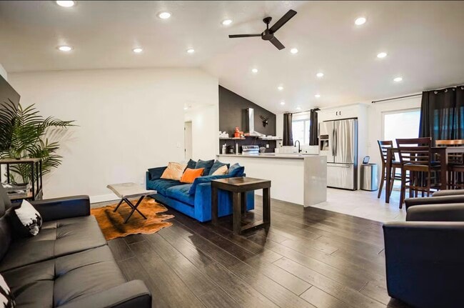 Foto del edificio - 4541 NE 19th Ave