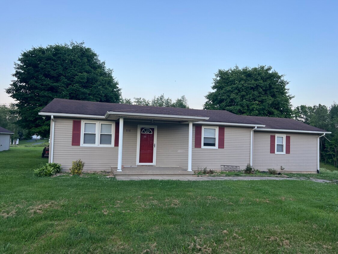 Foto principal - 210 Highland Ave