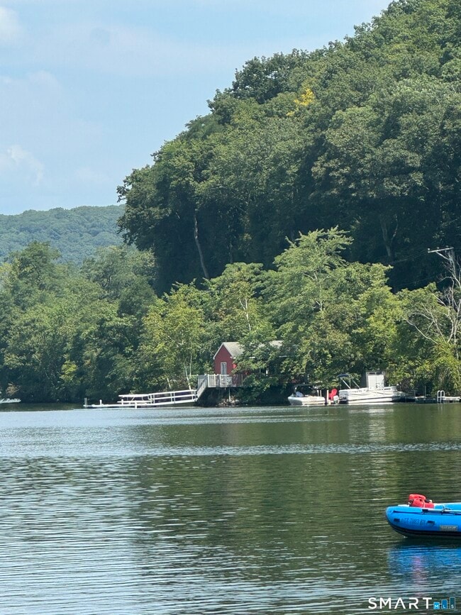 Building Photo - 4 Main St