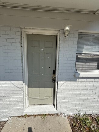 Building Photo - 8209 N 17th St