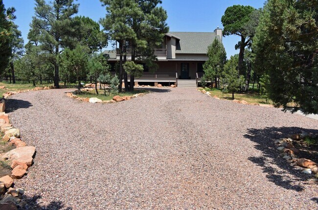 Building Photo - 3421 Whistler's Circle