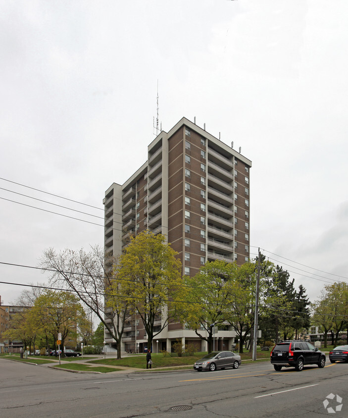 Building Photo - Avenue Place