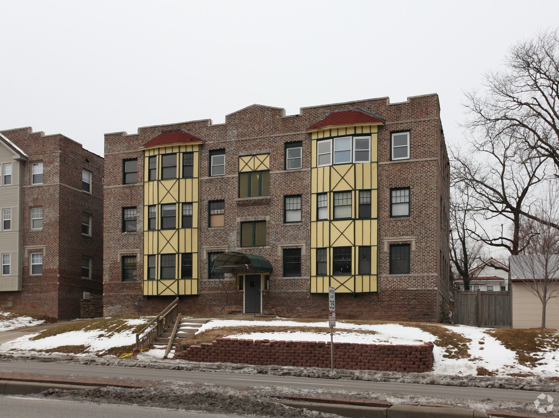 3636 Southwest Tfwy, Kansas City, MO 64111 Apartments in Kansas City
