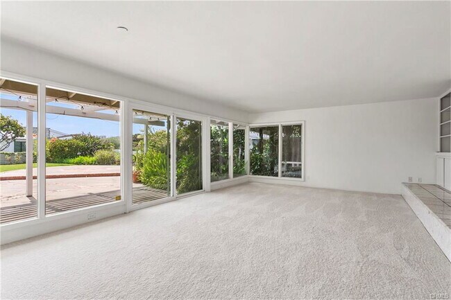 Foto del edificio - 2727 Island View Dr
