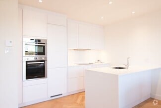 Building Photo - 590 Av. Outremont