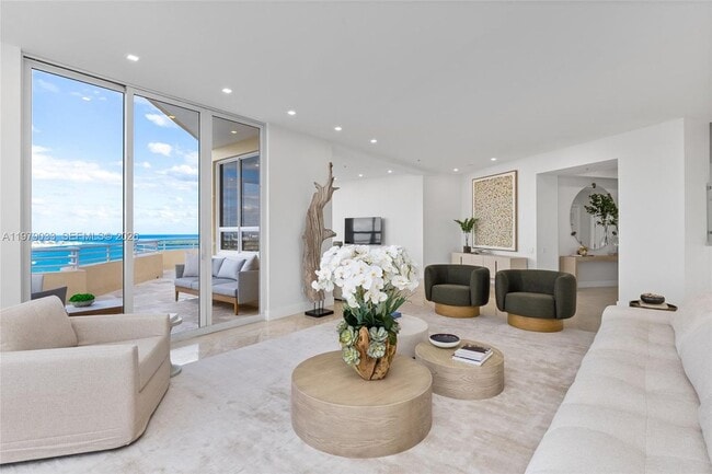 Building Photo - 808 Brickell Key Blvd