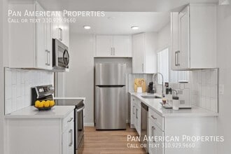 Building Photo - 450 Vista Dr