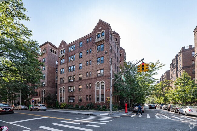 Building Photo - 8412 35th Ave