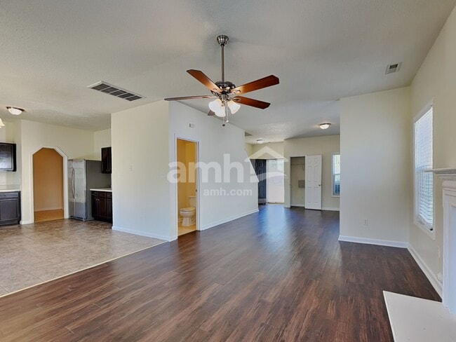 Foto del edificio - 3605 Enduring Freedom Dr