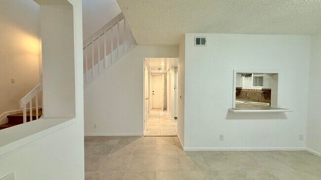 Building Photo - 9243 Green Meadows Way