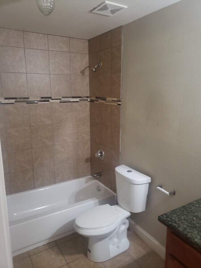 Foto del edificio - Duplex Home Available 76116