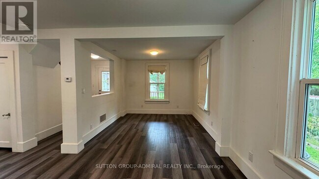 Building Photo - 741 Gorham St