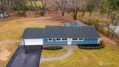 Building Photo - 127 Kendall Rd
