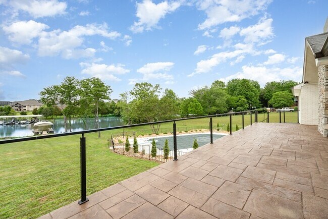 Foto del edificio - 95 Short Dr