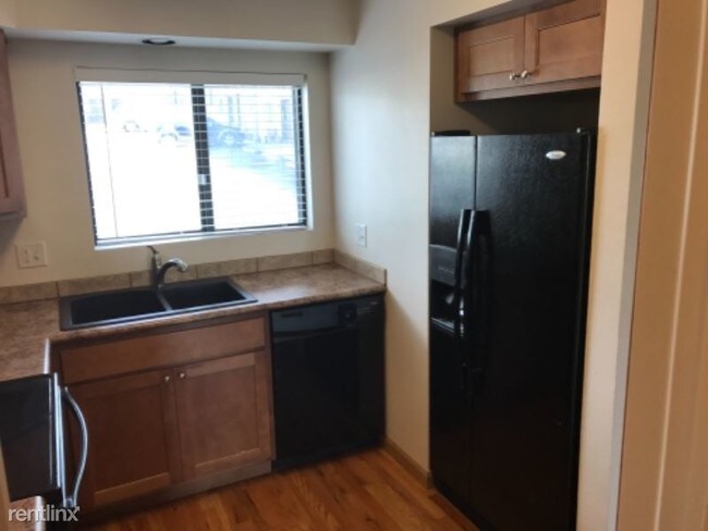 Foto del edificio - 1218 E 7th St