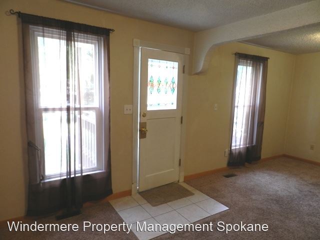 Foto del edificio - 3 br, 1.5 bath House - 4423 N. Cedar St